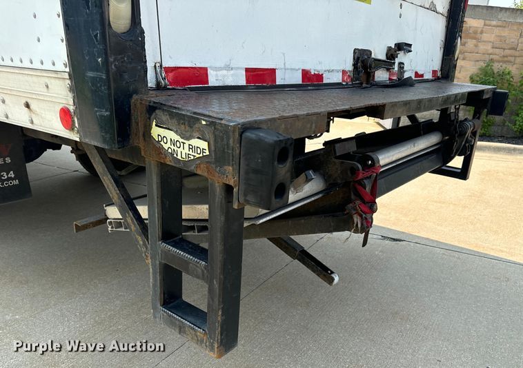 image for item OF9881 2007 International  4300 box truck