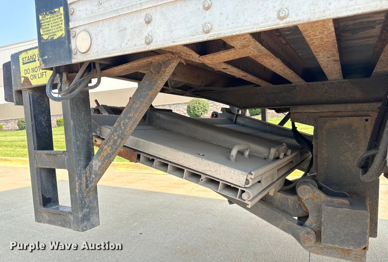 image for item OF9881 2007 International  4300 box truck