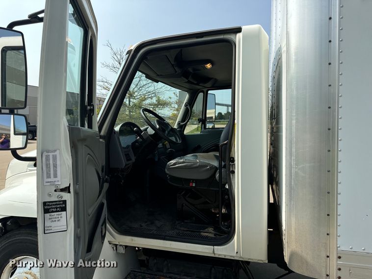 image for item OF9881 2007 International  4300 box truck