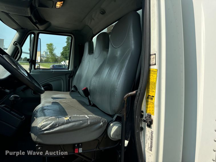 image for item OF9881 2007 International  4300 box truck