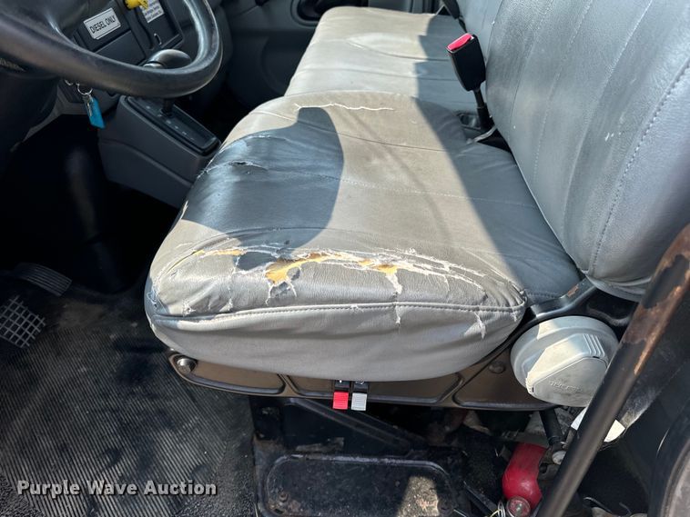 image for item OF9881 2007 International  4300 box truck