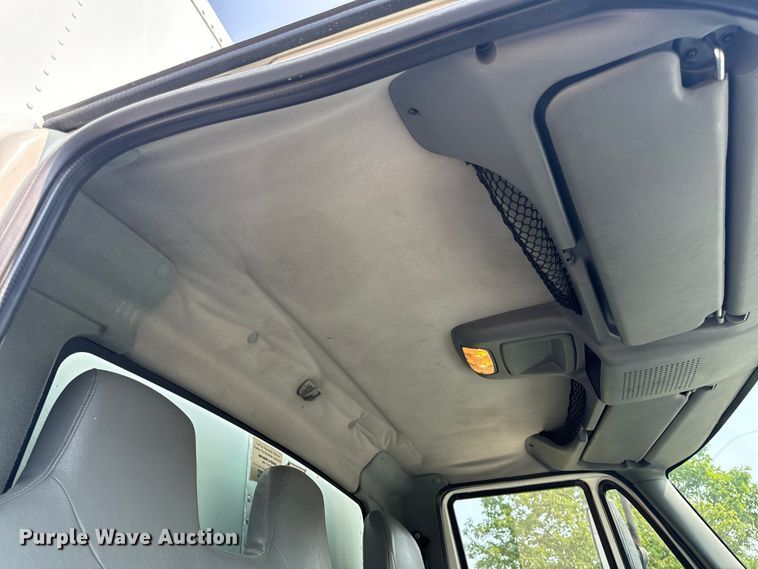 image for item OF9881 2007 International  4300 box truck