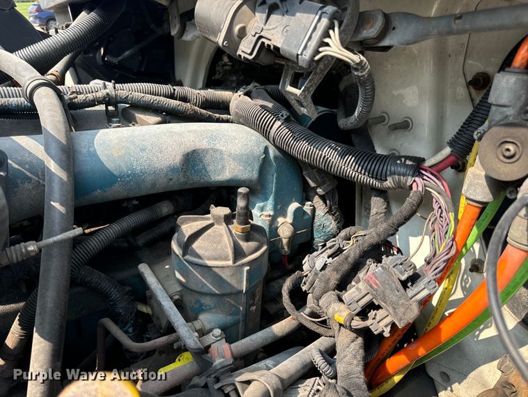 image for item OF9881 2007 International  4300 box truck