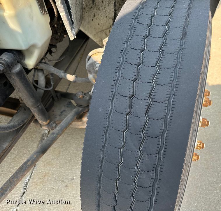 image for item OF9881 2007 International  4300 box truck