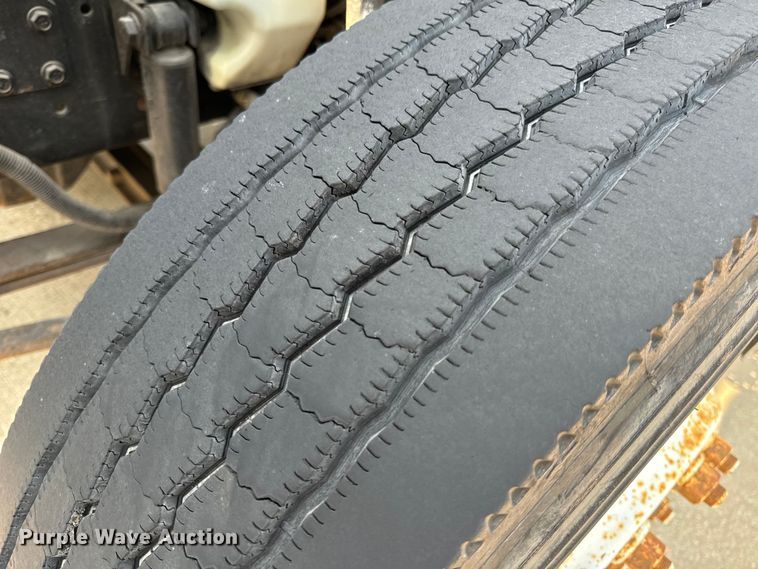 image for item OF9881 2007 International  4300 box truck