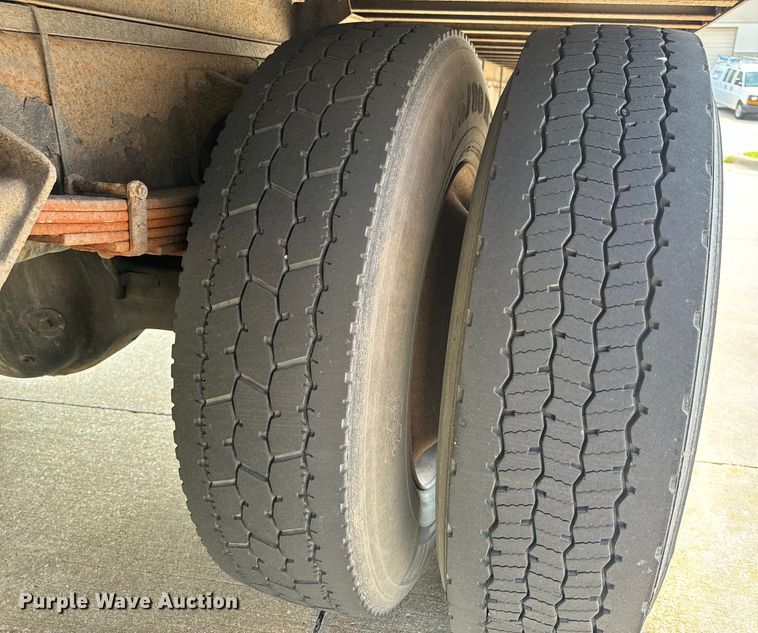 image for item OF9881 2007 International  4300 box truck