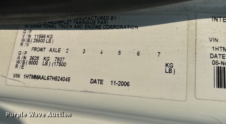 image for item OF9881 2007 International  4300 box truck