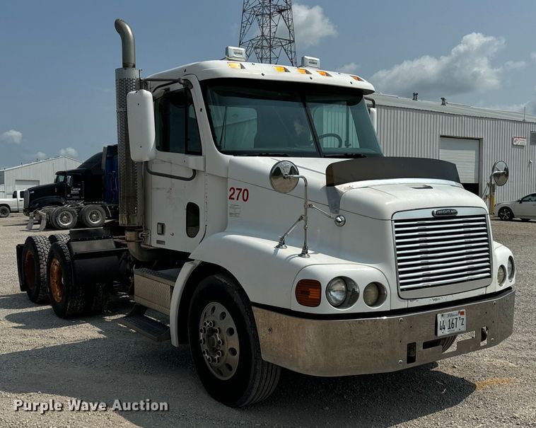 image for item OG9588 2004 Freightliner Century  semi truck