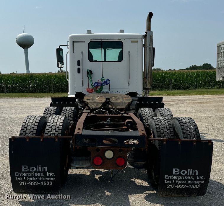 image for item OG9588 2004 Freightliner Century  semi truck