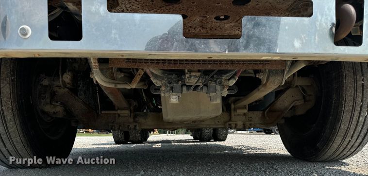 image for item OG9588 2004 Freightliner Century  semi truck