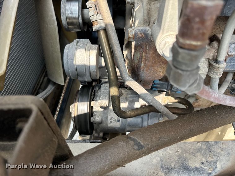 image for item OG9588 2004 Freightliner Century  semi truck