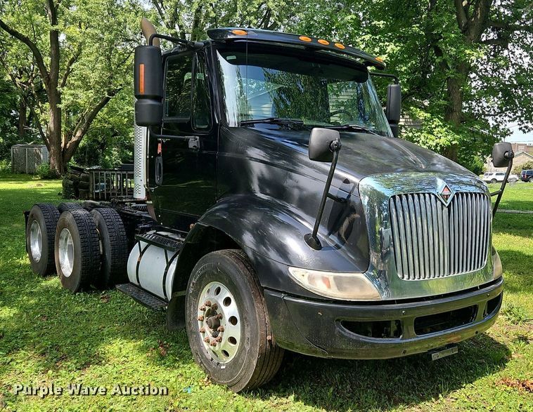 image for item OJ9744 2010 International  8600 SBA 6x4 semi truck