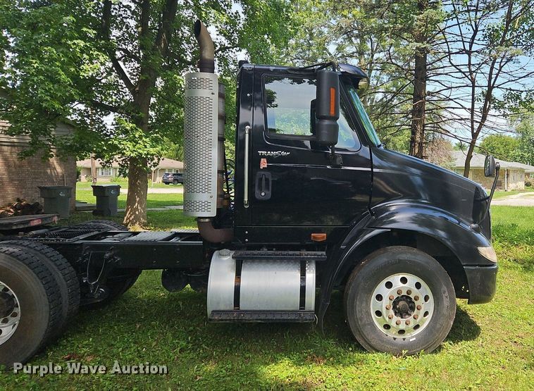 image for item OJ9744 2010 International  8600 SBA 6x4 semi truck