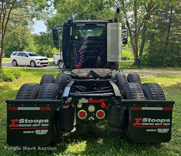 image for item OJ9744 2010 International  8600 SBA 6x4 semi truck