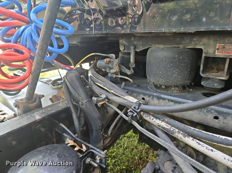 image for item OJ9744 2010 International  8600 SBA 6x4 semi truck