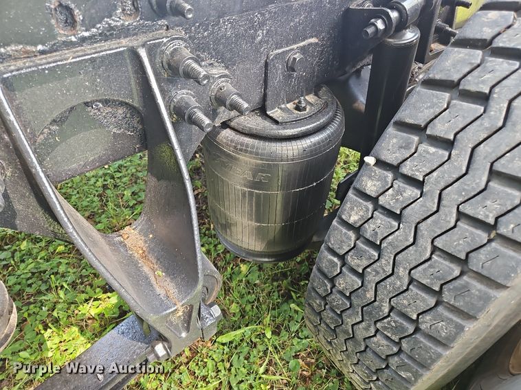 image for item OJ9744 2010 International  8600 SBA 6x4 semi truck