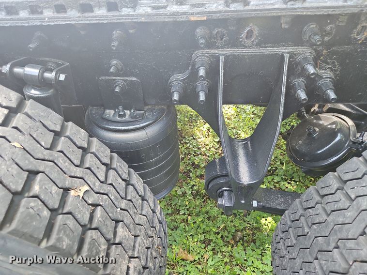 image for item OJ9744 2010 International  8600 SBA 6x4 semi truck