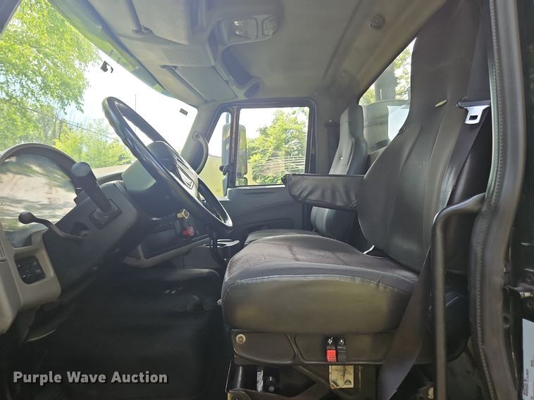 image for item OJ9744 2010 International  8600 SBA 6x4 semi truck