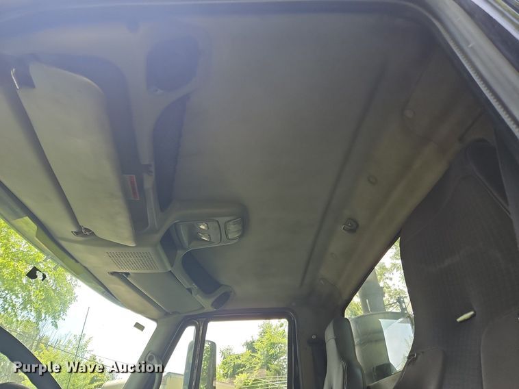 image for item OJ9744 2010 International  8600 SBA 6x4 semi truck