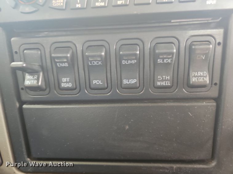 image for item OJ9744 2010 International  8600 SBA 6x4 semi truck