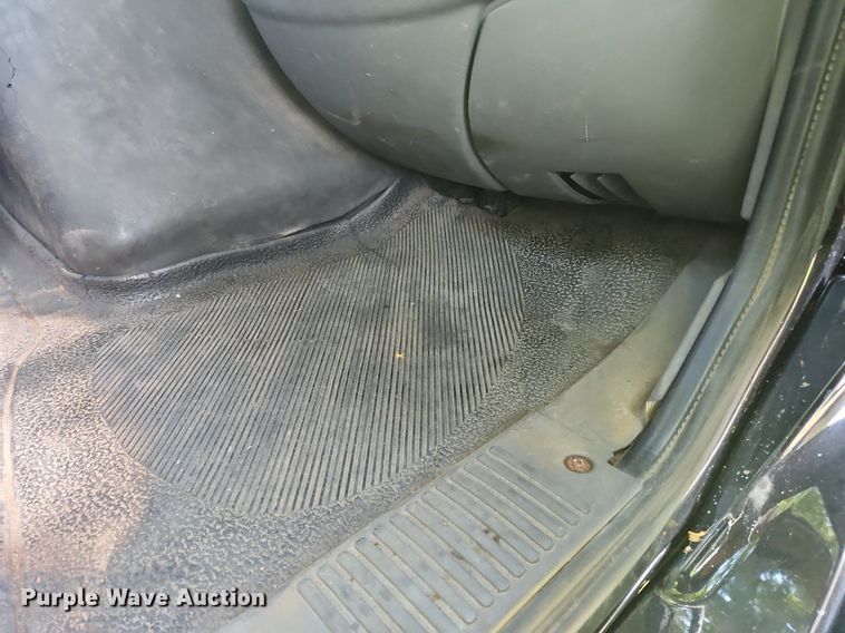 image for item OJ9744 2010 International  8600 SBA 6x4 semi truck