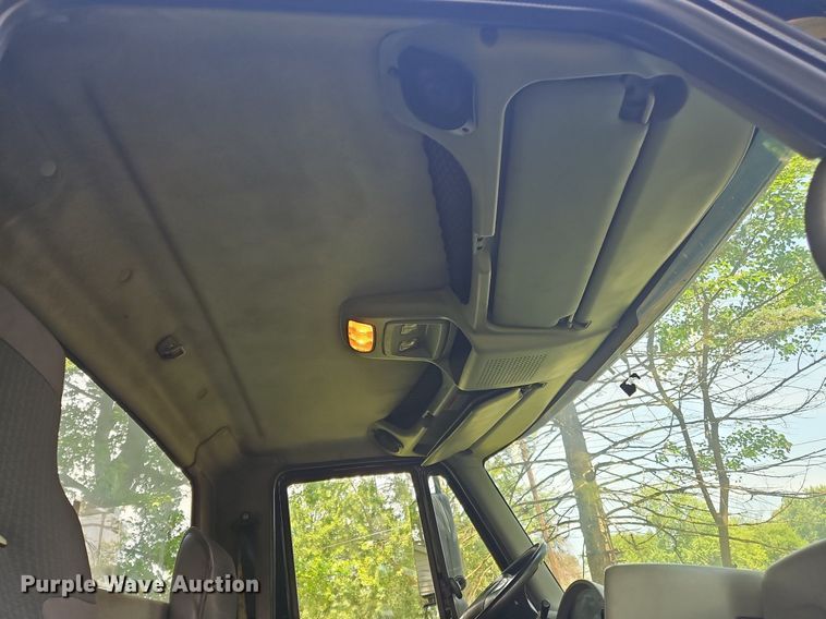 image for item OJ9744 2010 International  8600 SBA 6x4 semi truck