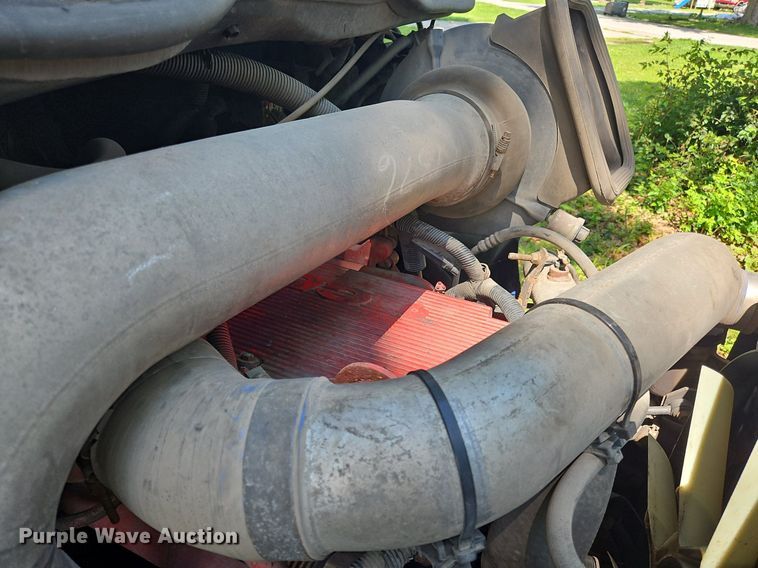 image for item OJ9744 2010 International  8600 SBA 6x4 semi truck