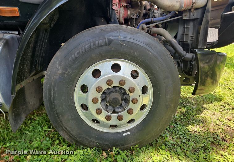 image for item OJ9744 2010 International  8600 SBA 6x4 semi truck