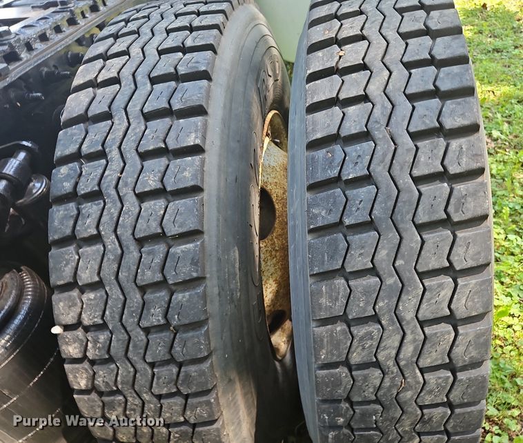 image for item OJ9744 2010 International  8600 SBA 6x4 semi truck