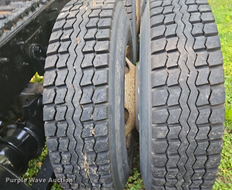 image for item OJ9744 2010 International  8600 SBA 6x4 semi truck