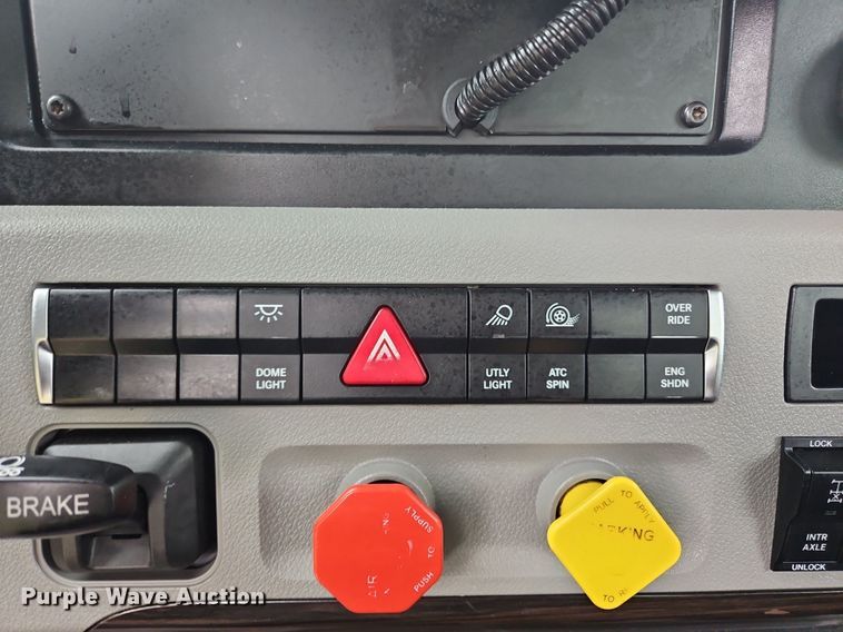 image for item OK9967 2019 Freightliner  Cascadia  semi truck