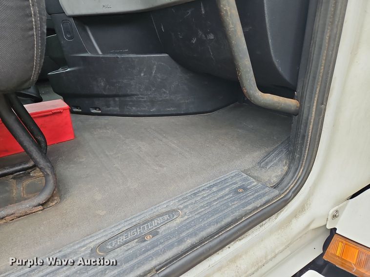 image for item OK9967 2019 Freightliner  Cascadia  semi truck