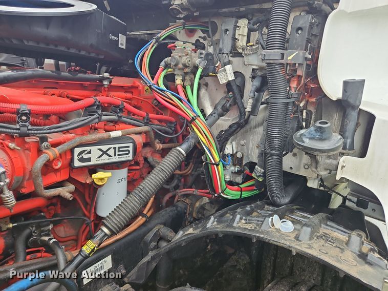 image for item OK9967 2019 Freightliner  Cascadia  semi truck