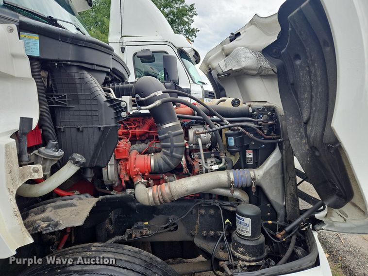 image for item OK9967 2019 Freightliner  Cascadia  semi truck