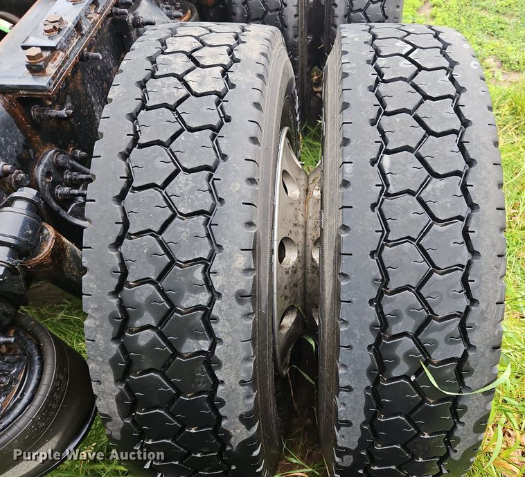 image for item OK9967 2019 Freightliner  Cascadia  semi truck