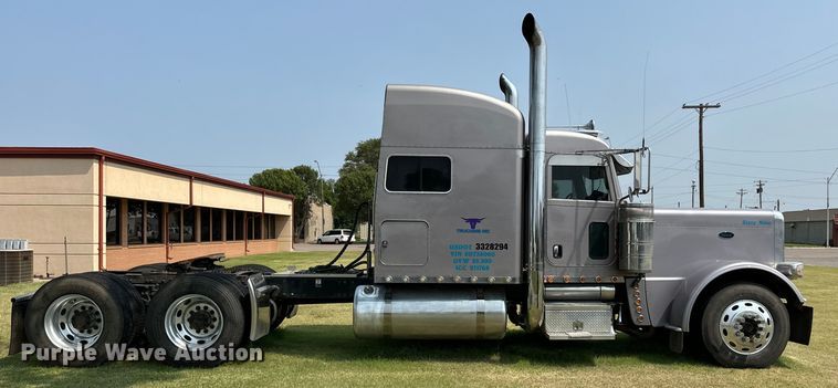 image for item OL9723 2008 Peterbilt 389 semi truck