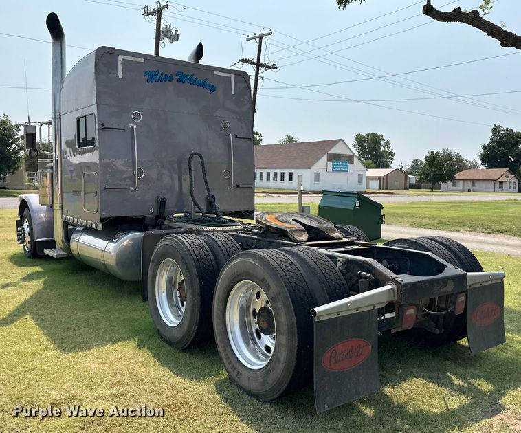 image for item OL9723 2008 Peterbilt 389 semi truck