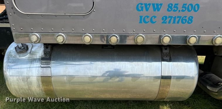 image for item OL9723 2008 Peterbilt 389 semi truck