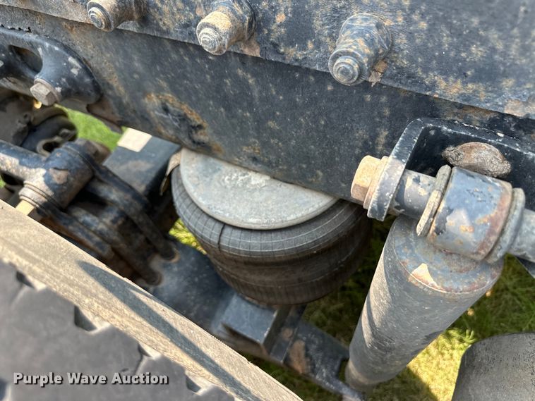 image for item OL9723 2008 Peterbilt 389 semi truck