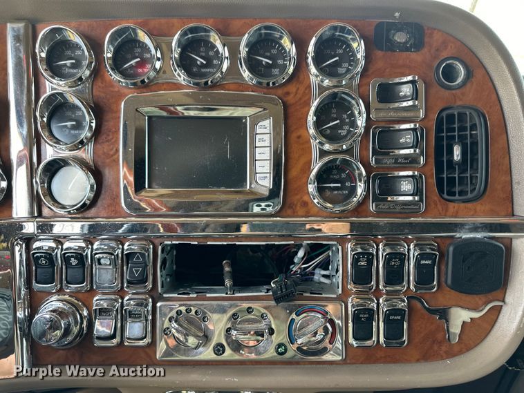 image for item OL9723 2008 Peterbilt 389 semi truck