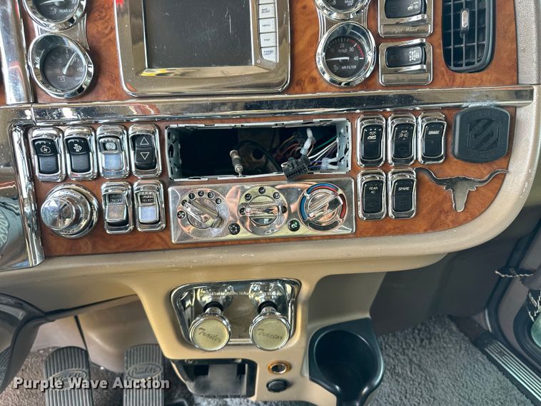 image for item OL9723 2008 Peterbilt 389 semi truck