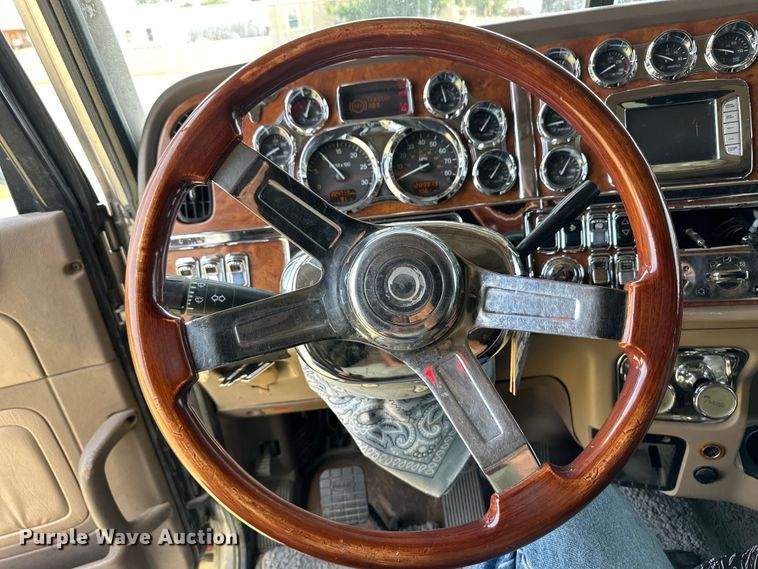 image for item OL9723 2008 Peterbilt 389 semi truck