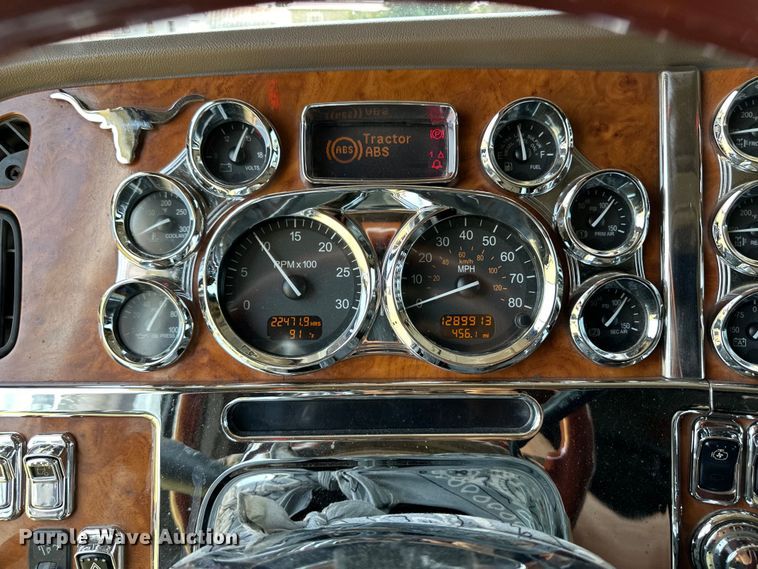 image for item OL9723 2008 Peterbilt 389 semi truck