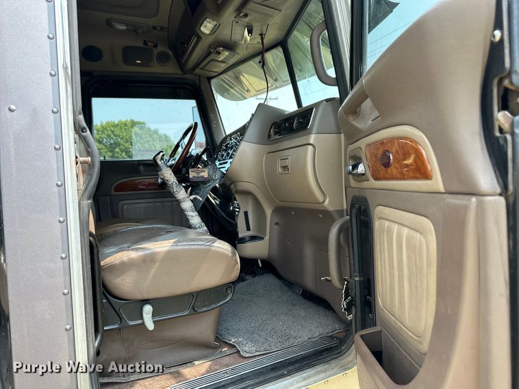 image for item OL9723 2008 Peterbilt 389 semi truck