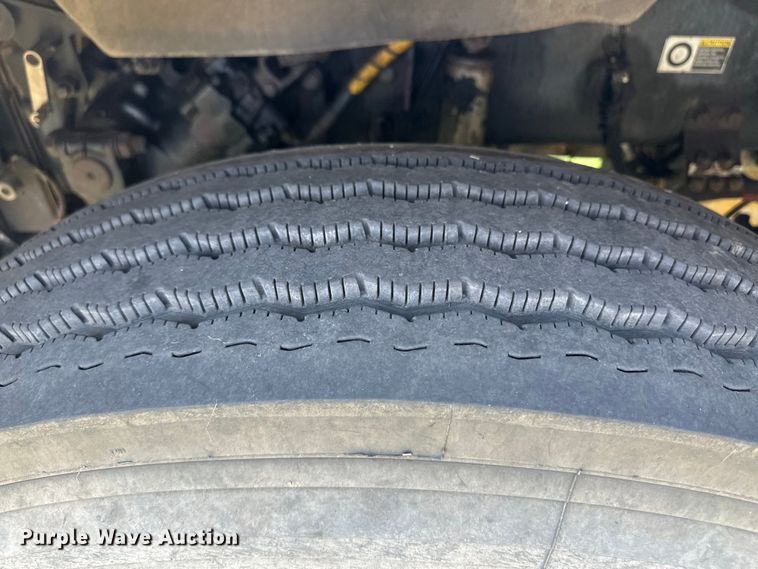 image for item OL9723 2008 Peterbilt 389 semi truck