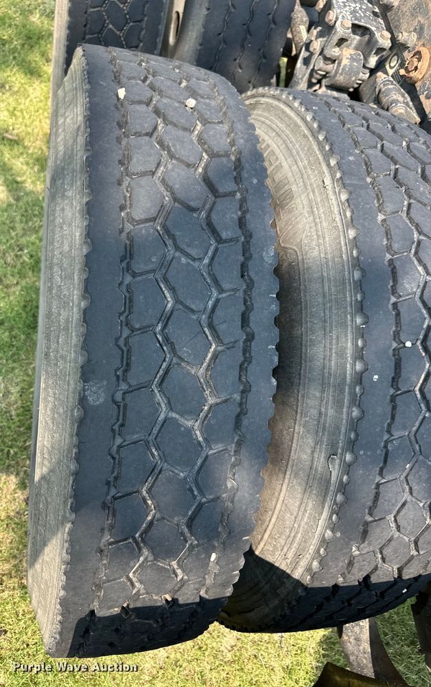 image for item OL9723 2008 Peterbilt 389 semi truck