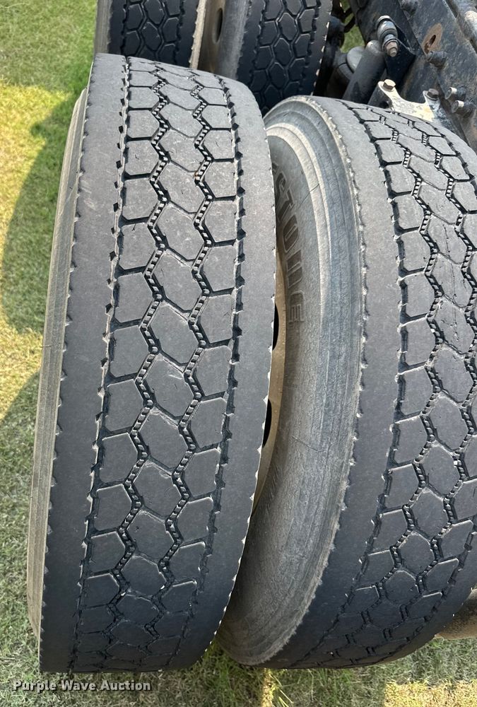 image for item OL9723 2008 Peterbilt 389 semi truck