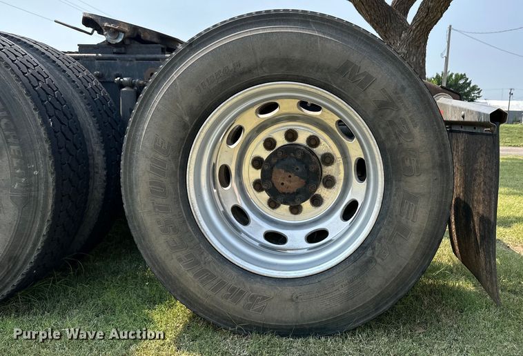 image for item OL9723 2008 Peterbilt 389 semi truck