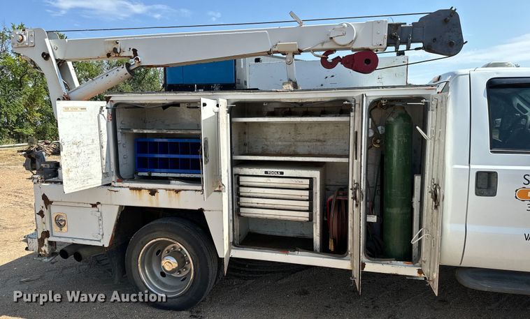 image for item DJ6245 2011 Ford F550 utility / service truck