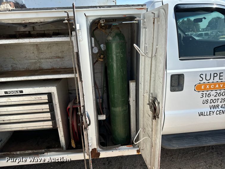 image for item DJ6245 2011 Ford F550 utility / service truck